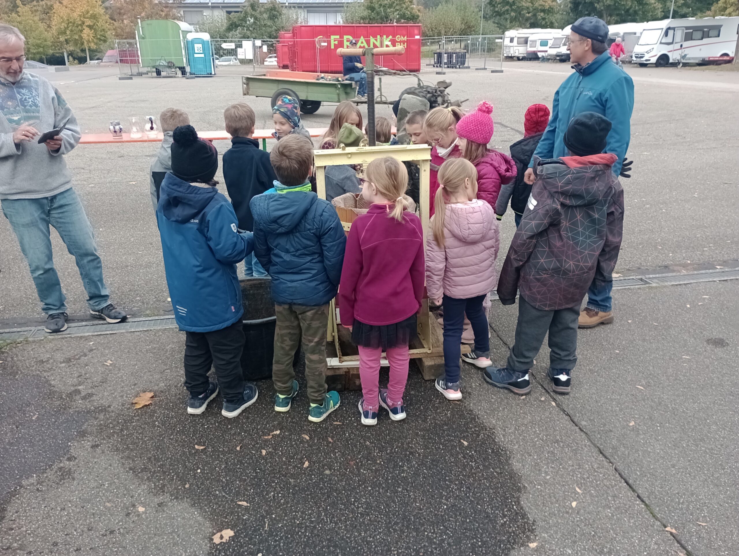 Erntedankgeschenk des Obst-und Gartenbauvereins