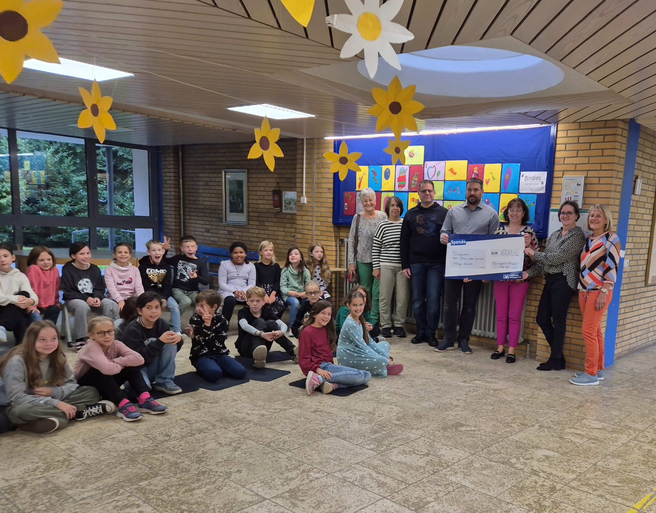 Großzügige Spende für den Förderverein der HTS